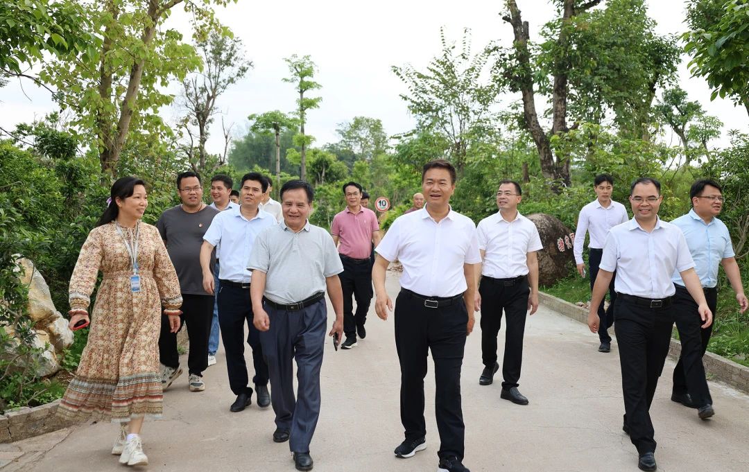 桂平市市长黄德佳等领导到我校指导工作 丨 江南·体育登录入口